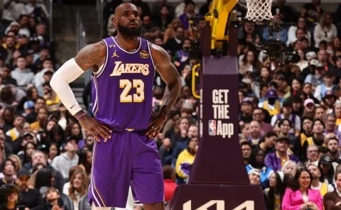 34岁髌腱撕裂球员含泪参加训练课,仍渴望征战NBA